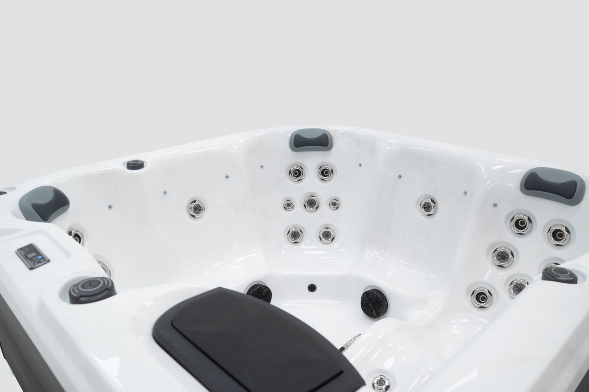 Maxwell Spas Max 4 Whirlpool für 6 Personen Grau/Braun mit 28 Massagedüsen