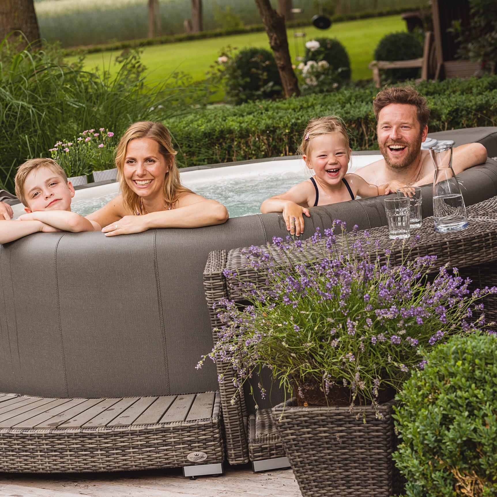 Softub Whirlpool RESORT für 5-6 Pers. - Ø 200 cm - 1130 l - taupe pearl