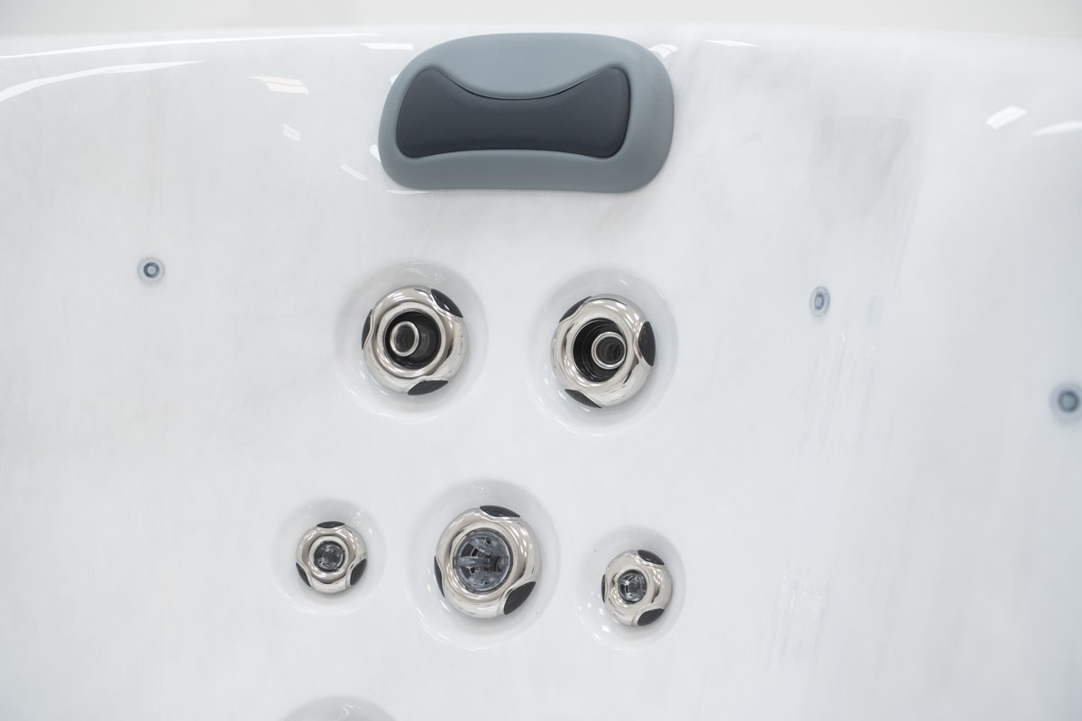 Maxwell Spas Max 4 Whirlpool für 6 Personen Grau/Braun mit 28 Massagedüsen